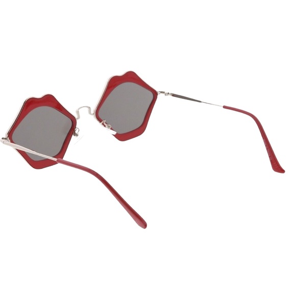 new Smooches Sunnies Metal Sunglasses ☻ Red Lip Shaped Frames ☻ Mirror Lenses ☻ - Picture 13 of 15